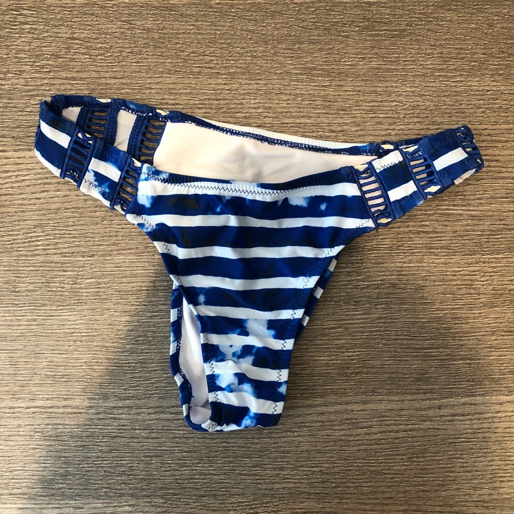 Blue stripe cage detail bikini bottoms